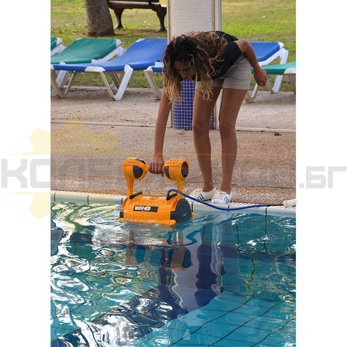 Робот за почистване на басейни DOLPHIN WAVE 30 - 